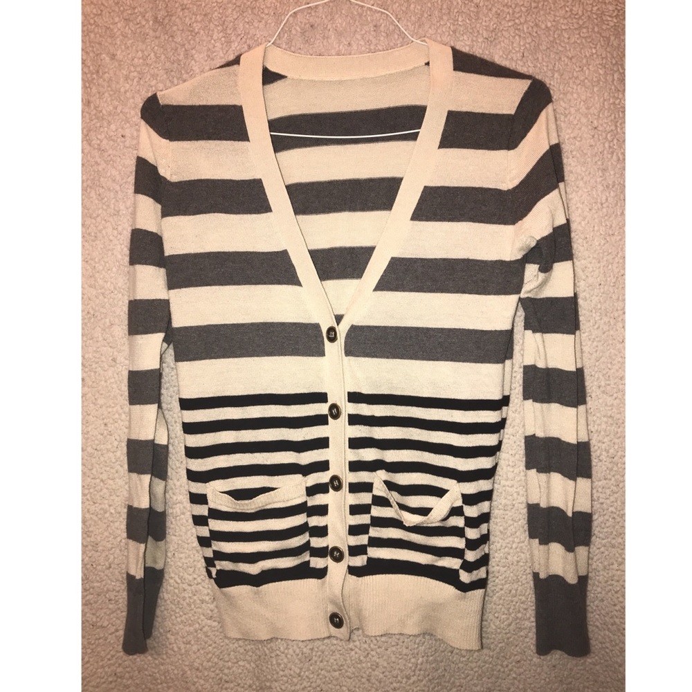 Beige cardigan with grey/black stripes